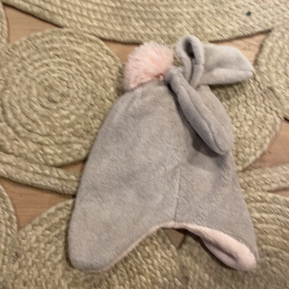 Penguin hat and gloves NWT 0/6m - Picture 4 of 4